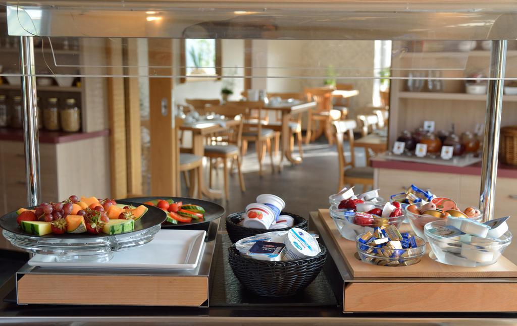 Hotel-Restaurant-Weingut Kapellenhof Klotten Eksteriør billede