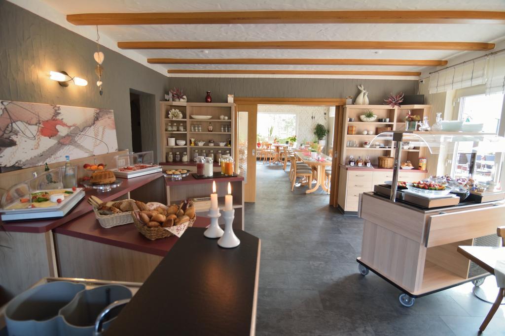 Hotel-Restaurant-Weingut Kapellenhof Klotten Eksteriør billede