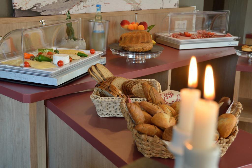 Hotel-Restaurant-Weingut Kapellenhof Klotten Eksteriør billede