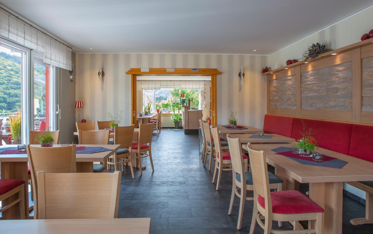 Hotel-Restaurant-Weingut Kapellenhof Klotten Eksteriør billede