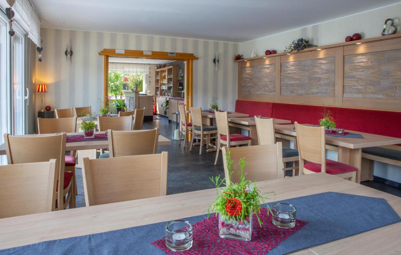 Hotel-Restaurant-Weingut Kapellenhof Klotten Eksteriør billede