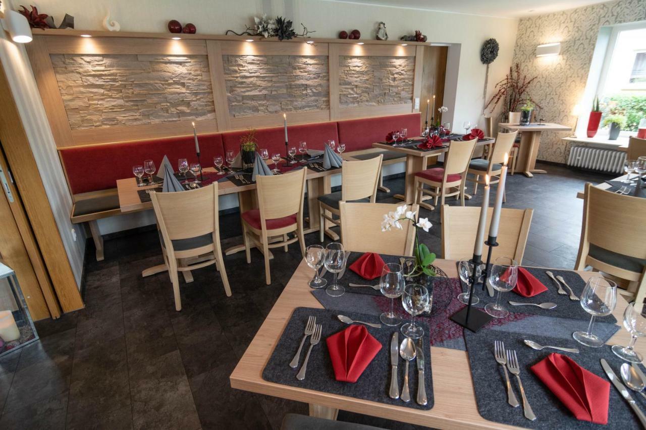 Hotel-Restaurant-Weingut Kapellenhof Klotten Eksteriør billede