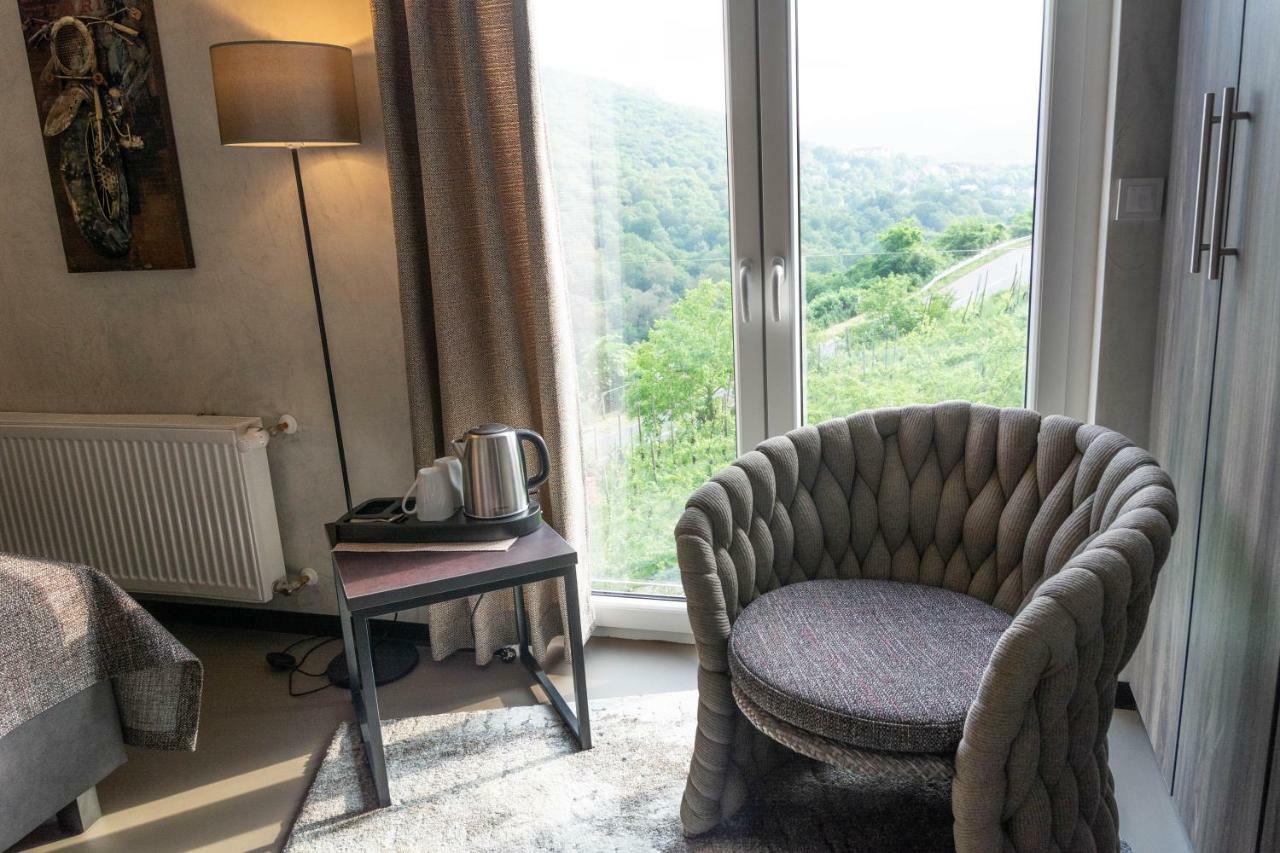 Hotel-Restaurant-Weingut Kapellenhof Klotten Eksteriør billede